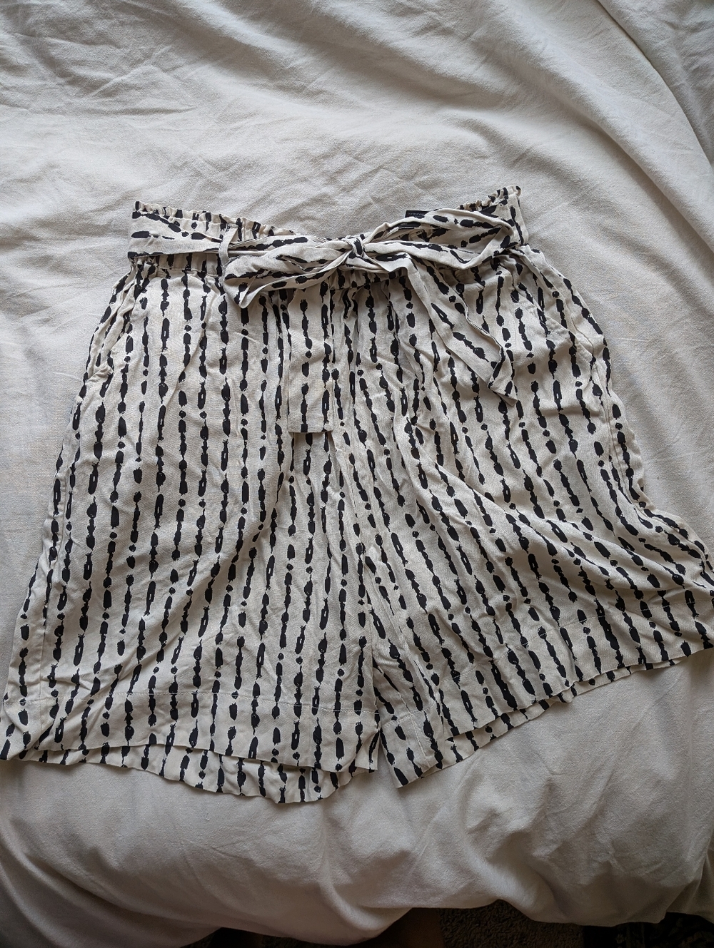 Light Cream High-Waist Paperbag Shorts with Black Dot Stripe